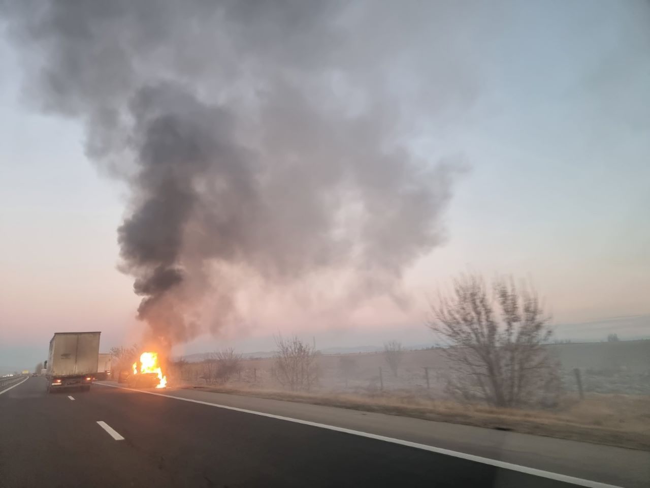 Кола пламна в движение на АМ "Тракия"