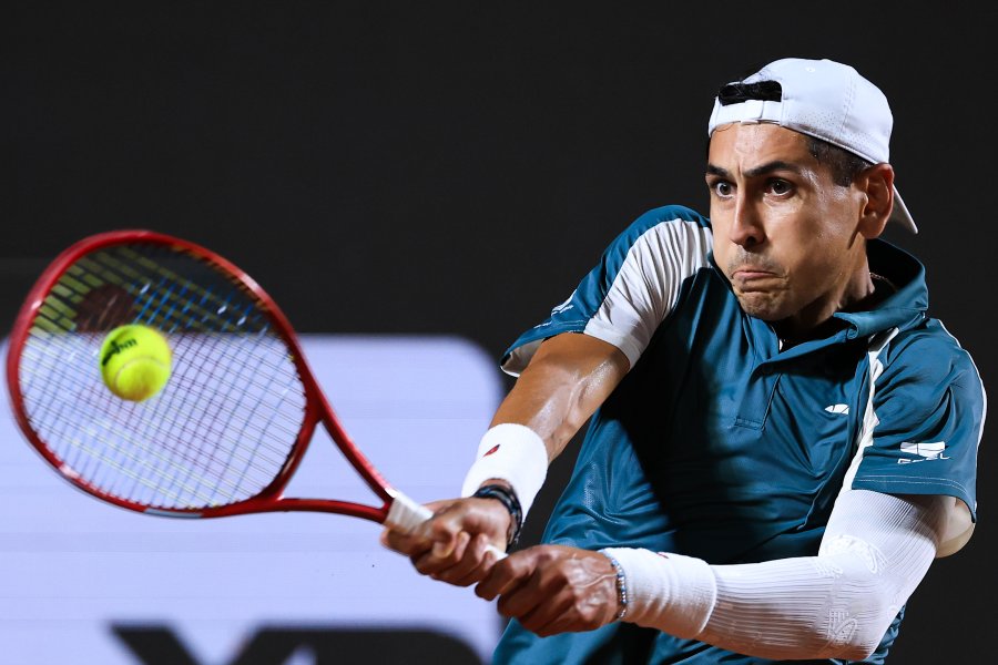 Томас Ечевери с първа титла от ATP след триумф над1