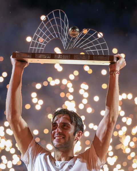 Томас Ечевери с първа титла от ATP след триумф над1