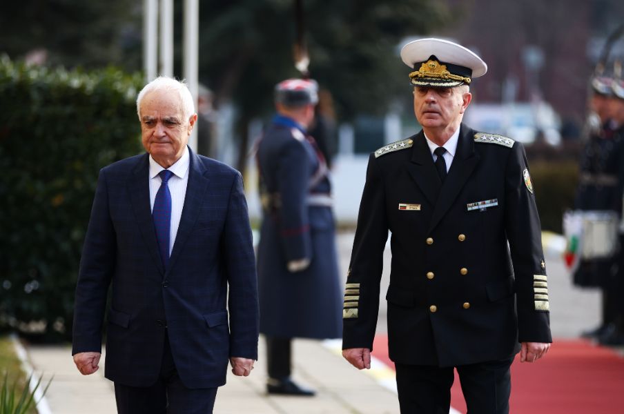 <p>Илияна Йотова присъства на годишната конференция на началника на отбраната.</p>