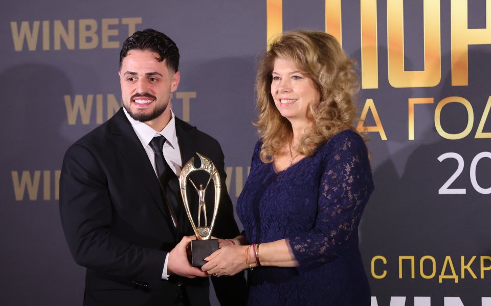 Карлос Насар е 