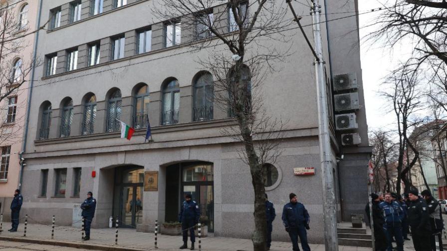 Протест пред ВСС в София срещу и.ф. главен...