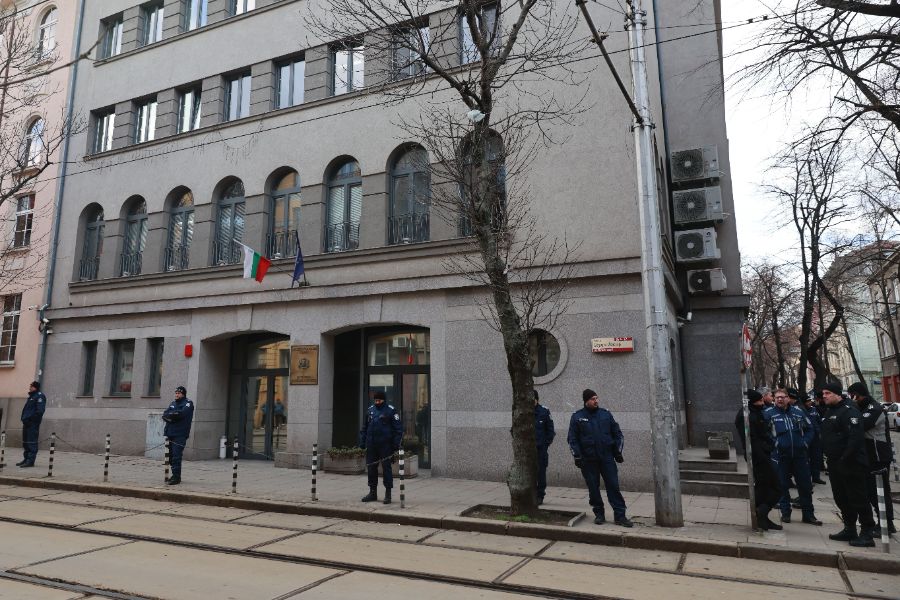 <p>Протест пред ВСС в София срещу и.ф. главен прокурор Борислав Сарафов.</p>