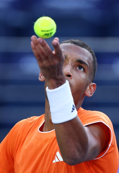 Феликс Оже Алиасим Иржи Лехечка1