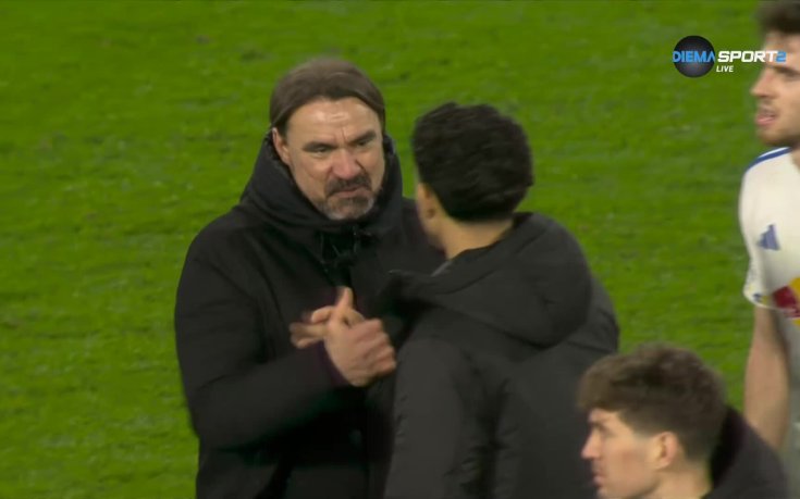 Треньорът на Лийдс получи червен картон в края на срещата срещу Сити