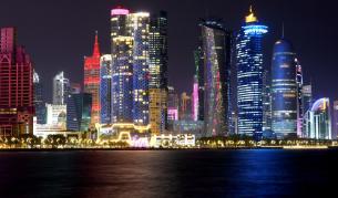 Иран изстреля десетки ракети срещу Катар