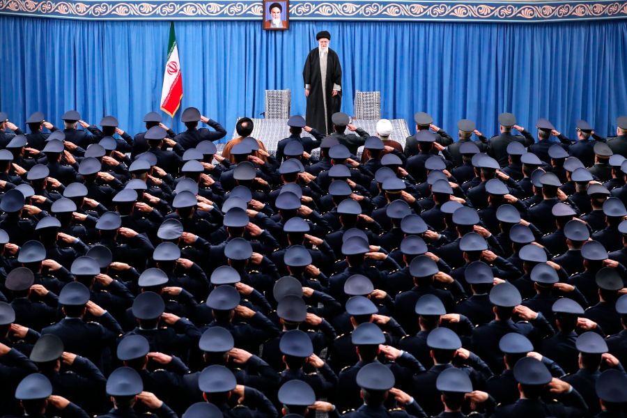 <p>Аятолах Али Хаменей беше един от най‑влиятелните политически и религиозни лидери в Близкия изток в края на XX и началото на XXI век.</p>