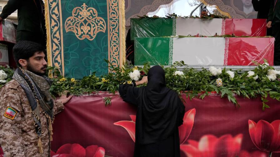 <p>Иран обяви траур след смъртта на "един от най-злите хора в историята"</p>