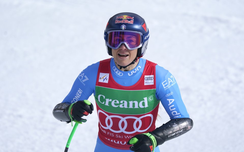 Годжа грабна малката купа в супергигантския слалом