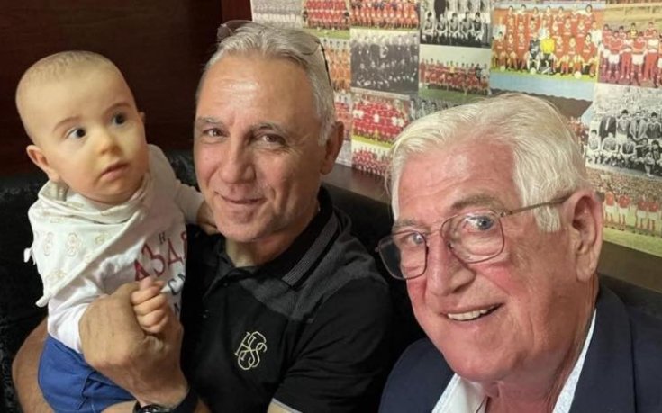 Христо Стоичков: Отиде си един великан, който ме прие бащински в ЦСКА