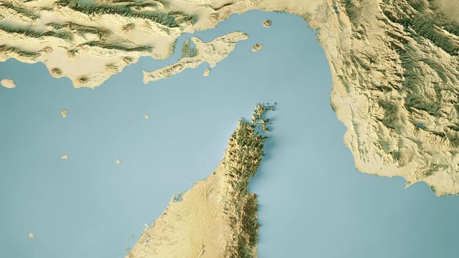 Какво е Ормузкият проток и как затварянето му ще се отрази на цените на петрола?