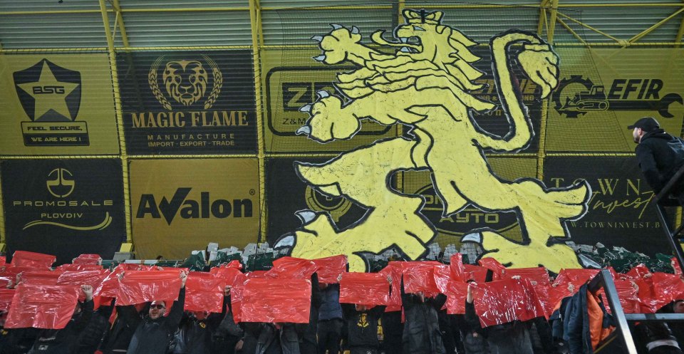 Хореографията на феновете на Ботев Пловдив по случай Националния празник1