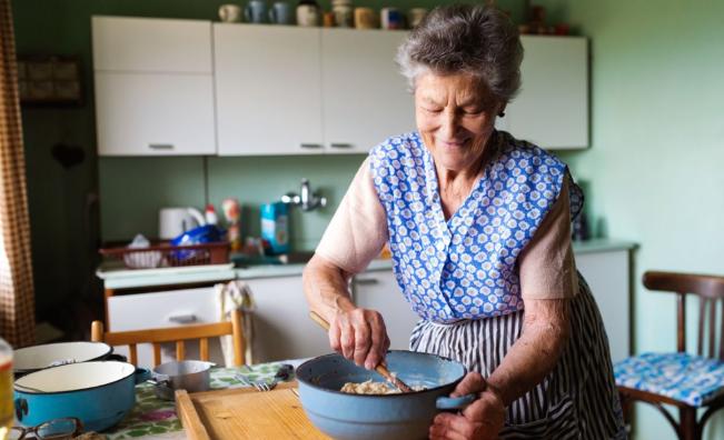 <p>Парадоксът на дълголетието: Защо месото е задължително след 80?</p>