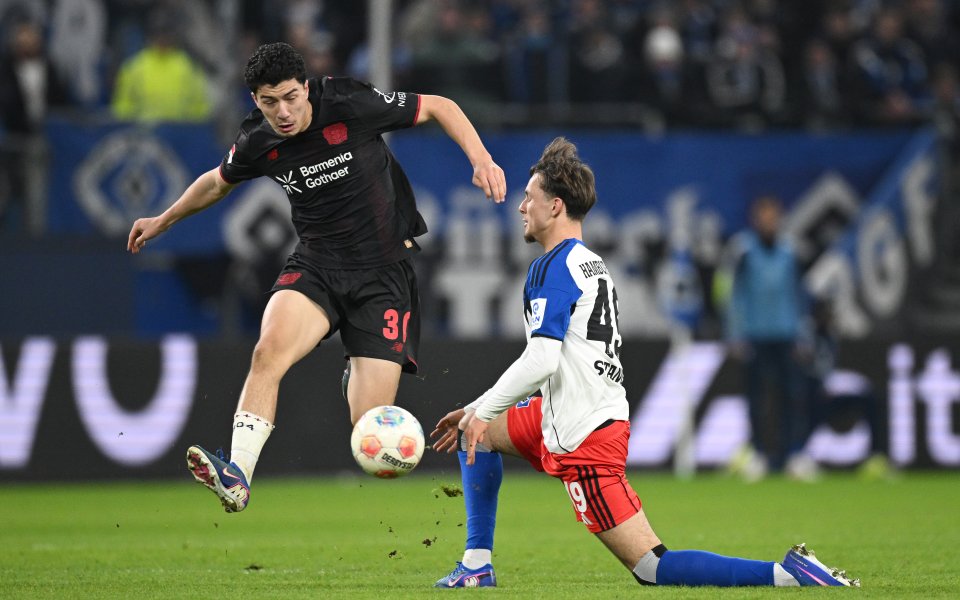 Байер Леверкузен си тръгна с три точки от Хамбург