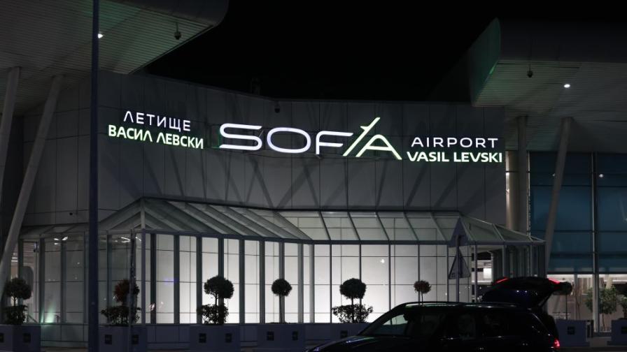 <p>Евакуираха българи от ОАЕ, сред тях Благой Георгиев и Радостин Василев</p>