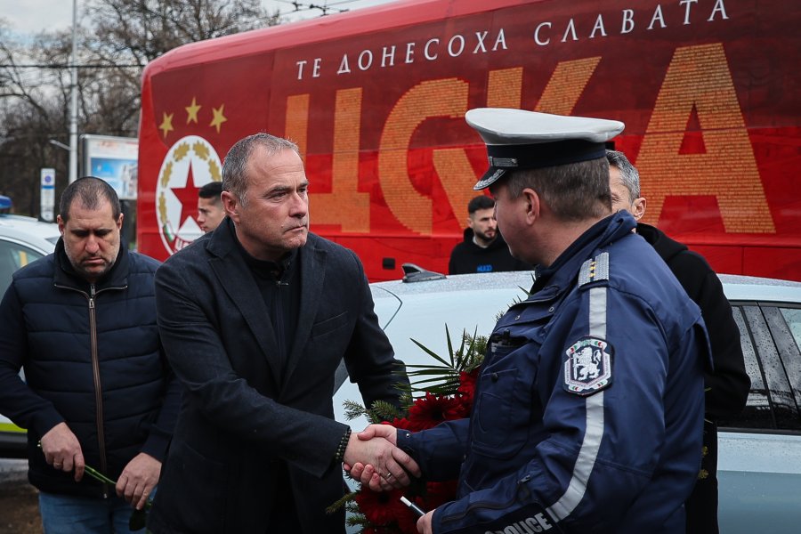 Поклонение на Георги Велинов1