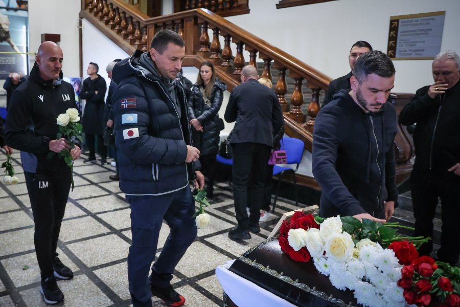 Поклонение на Георги Велинов1