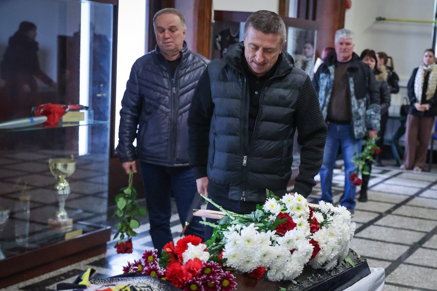 Поклонение на Георги Велинов1