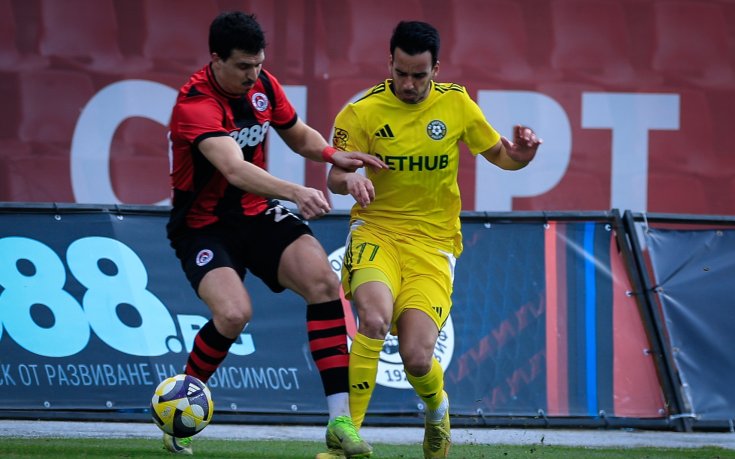 НА ЖИВО: Локомотив София - Добруджа 0:0, отменен гол на Делев