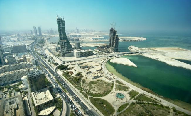 Ирански удар предизвика пожар в рафинерия в Бахрейн