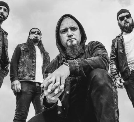 Музикантите от българската рок група Odd Crew изненадаха многобройните си