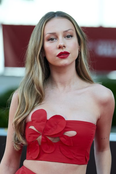 Естер Еспосито1