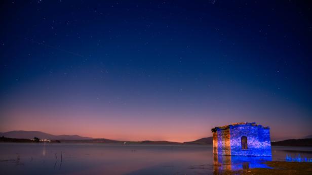 Потопената църква отново стана атракция за туристите