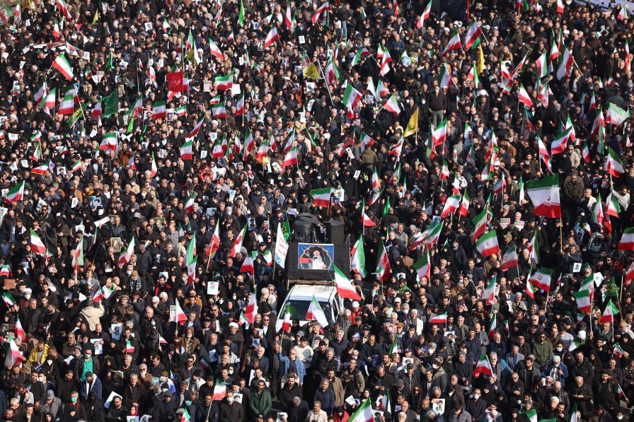 Масови шествия в Иран в подкрепа на новия върховен лидер