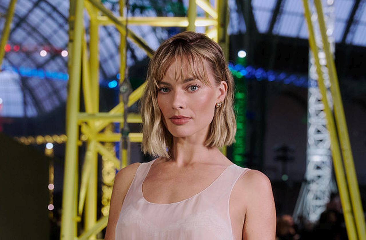 Сбогом, Барби! Марго Роби неузнаваема с нова прическа в Париж