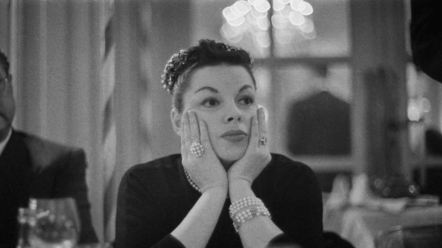 Трагедията на Джуди Гарланд: Историята зад фаталния край на момичето, което търсеше щастието отвъд дъгата