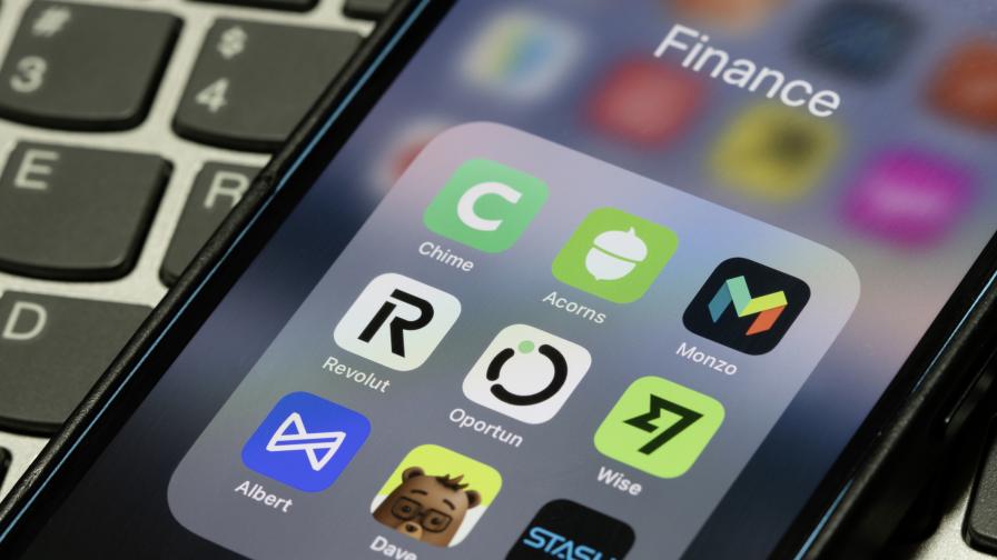 Revolut потвърди разкриване на клиентски данни след фалшиви искания