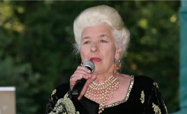 Изписаха легендарната Янка Рупкина от болница, певицата остава в кома