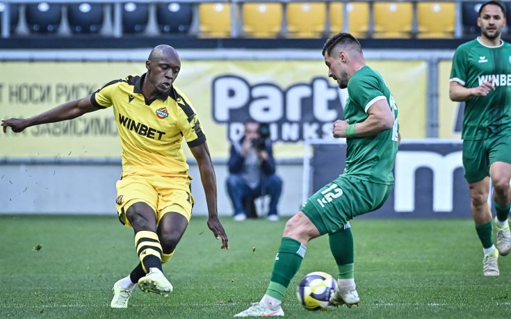 НА ЖИВО: Ботев Пловдив 1:1 Ботев Враца, бърза размяна на голове на 