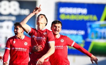 ЦСКА удари Левски в Трета лига, синът на Любо Пенев игра за „червените“