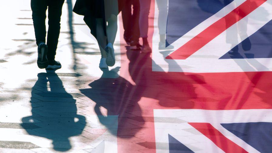 Великобритания дава до 40 000 паунда на мигранти, ако напуснат страната