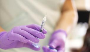 <p>Млада жена почина след уголемяване на гърдите с хиалурон</p>