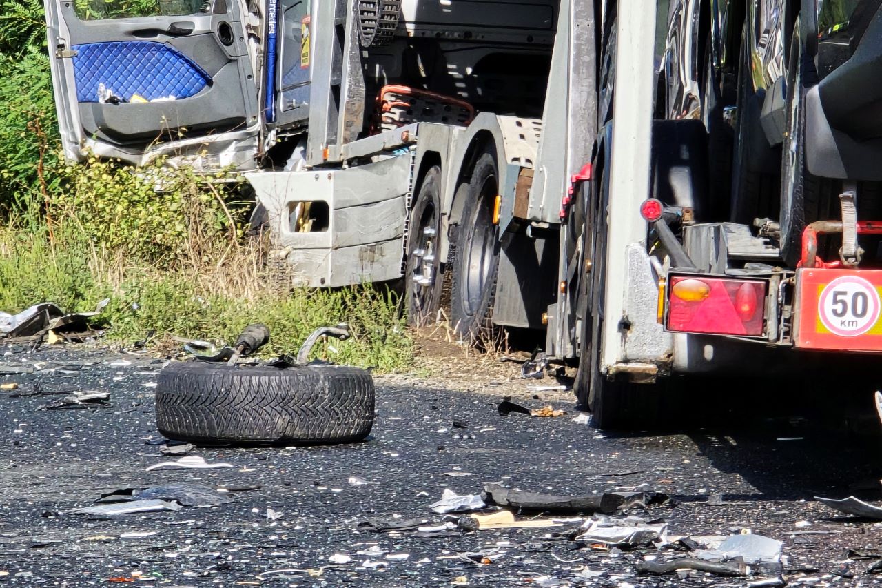 Катастрофа с тежкотоварен камион блокира Прохода на Републиката