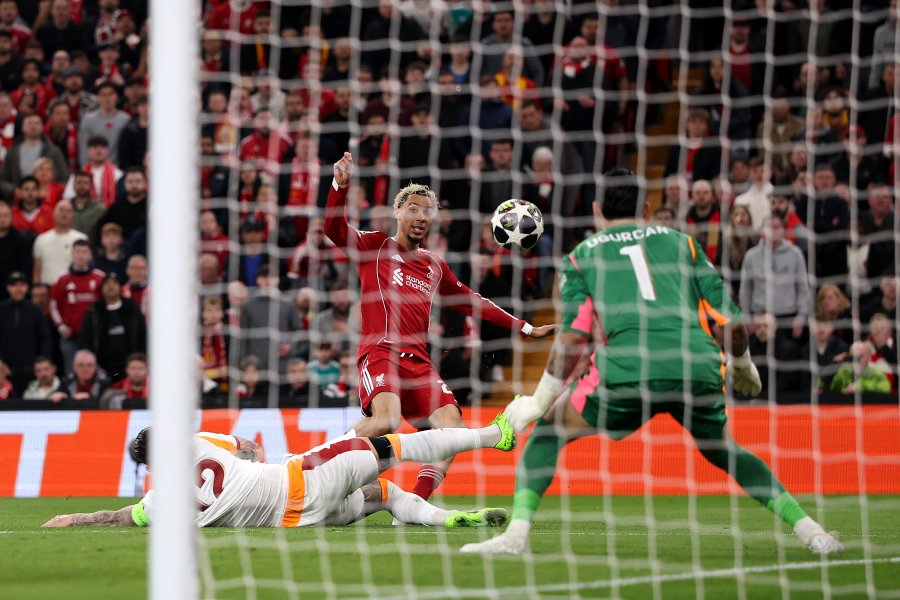 Ливърпул Галатасарай1