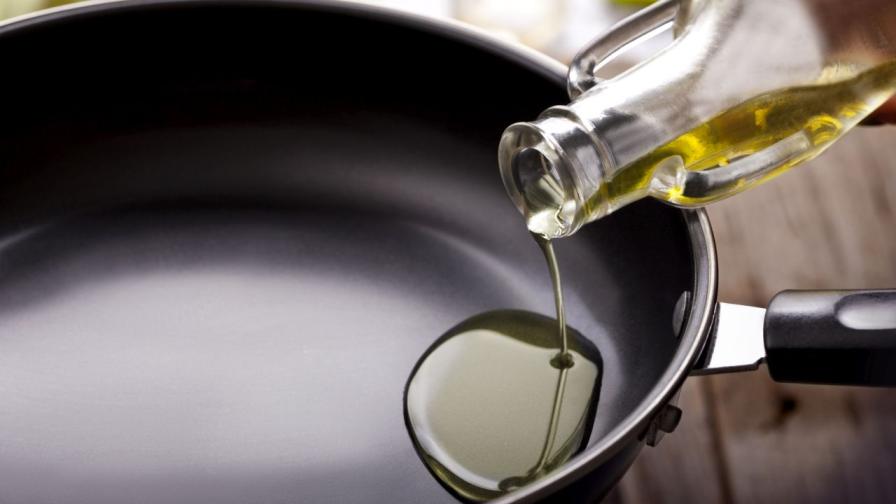 Всички диетолози са единодушни: Това е най-здравословното олио за пържене