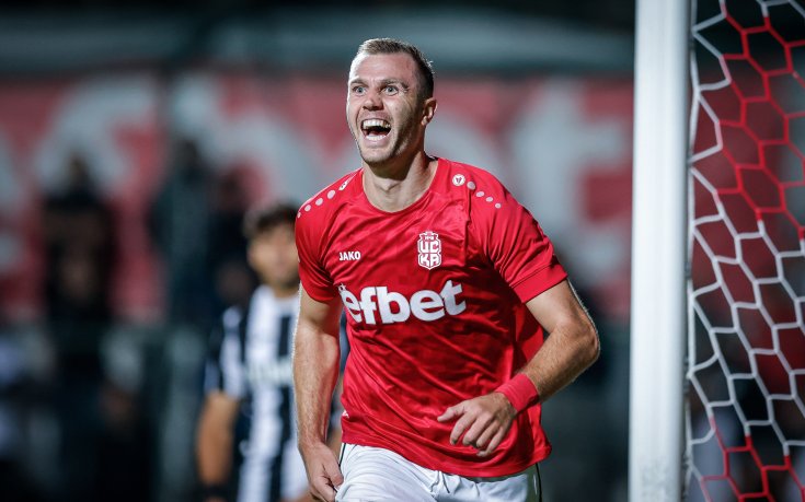 Ботев Пловдив си връща нападател