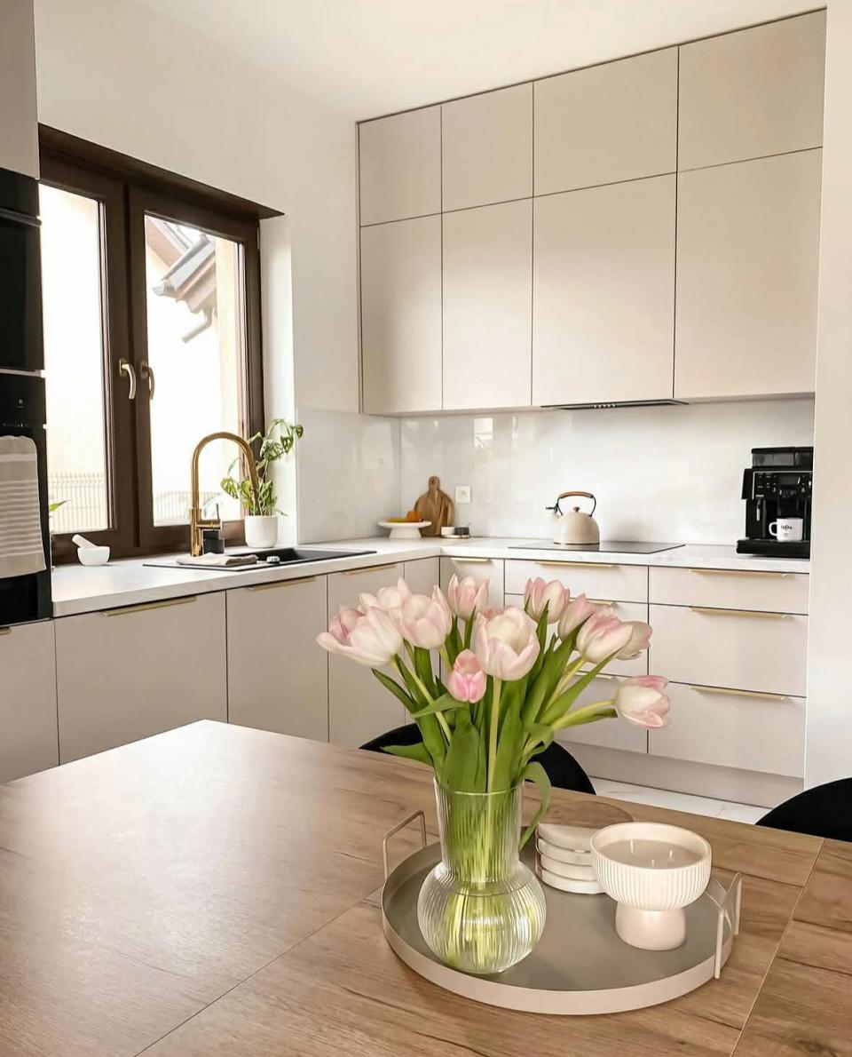 Пролет интериор