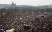 Огромен протест срещу правителството в Чехия