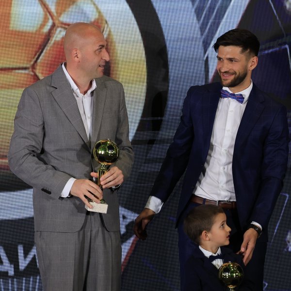 Футболист на Годината1