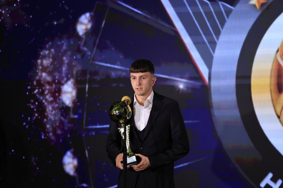 Футболист на Годината1