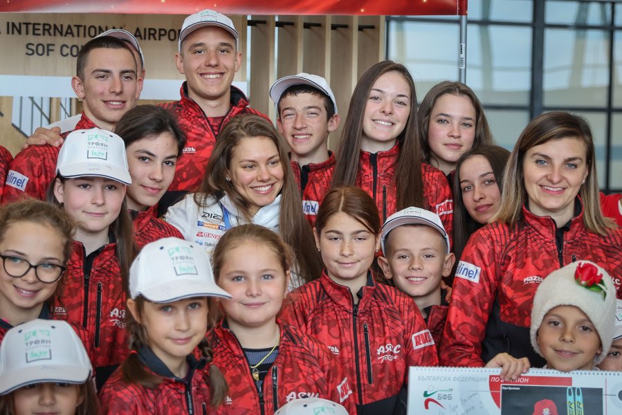 Лора Христова се завърва в България след Зимните олимпийски игри1