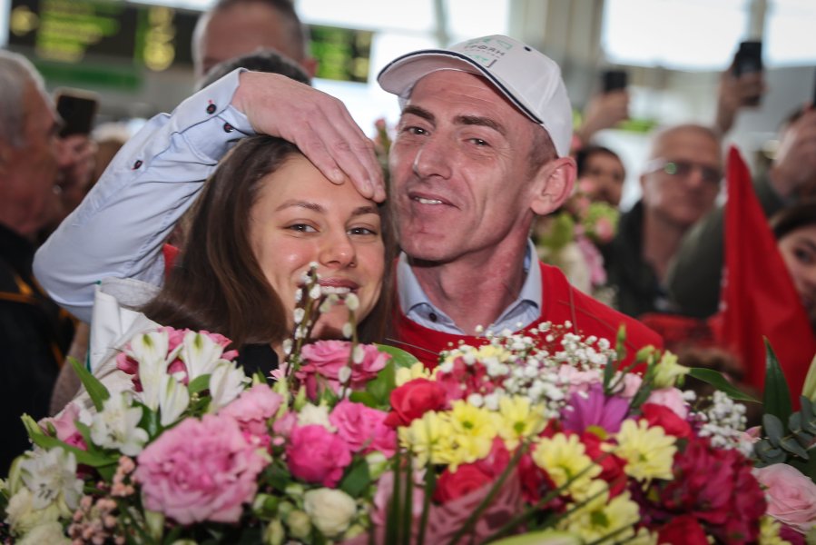 Лора Христова се завърва в България след Зимните олимпийски игри1