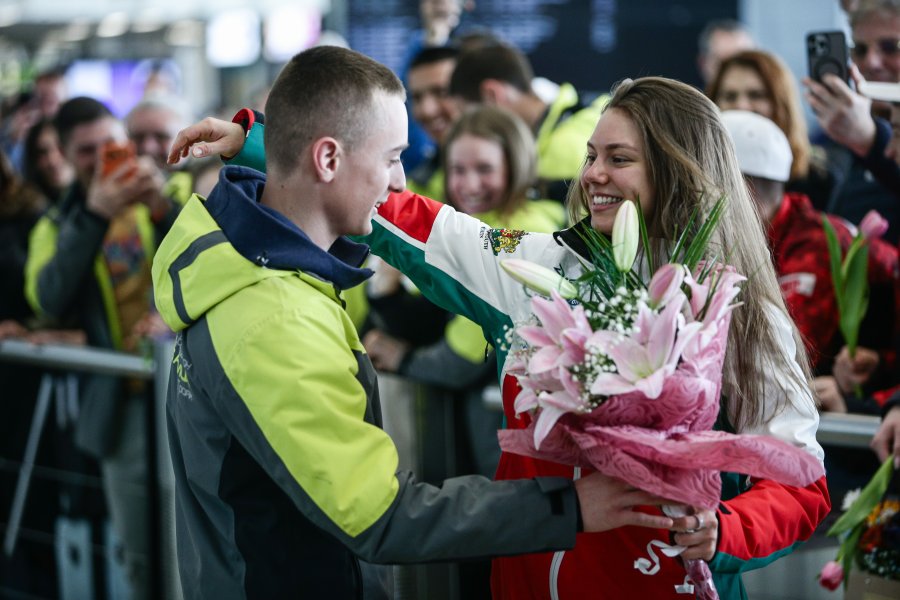 Лора Христова се завърна в България1