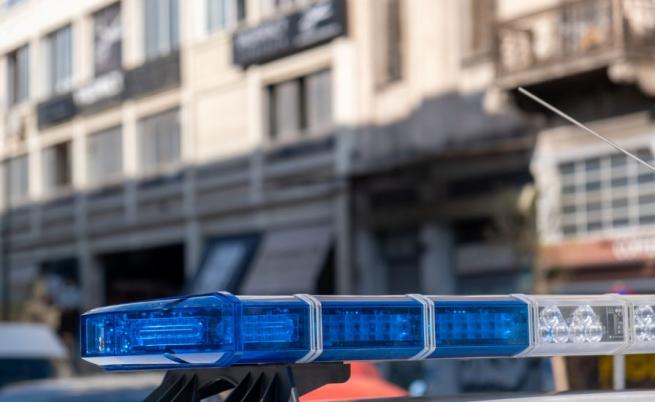 Автомобил с българска регистрация се вряза в кафене в Атина
