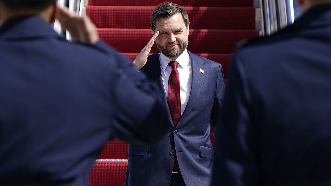 Криза в Белия дом: Призоваха Джей Ди Ванс да обяви Тръмп за недееспособен