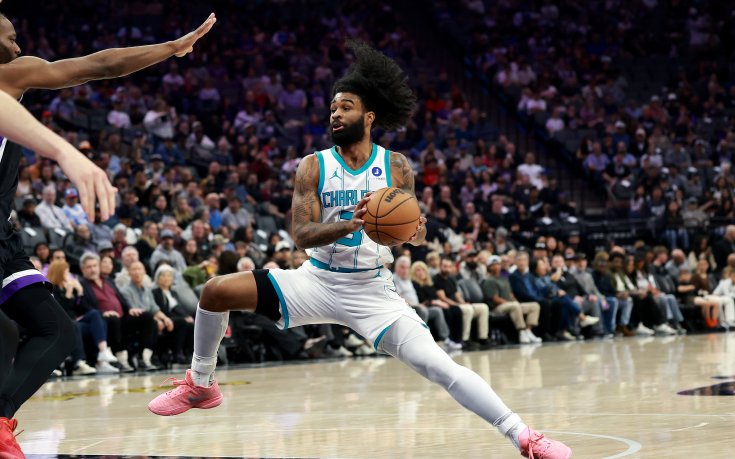 Шарлът Хорнетс изравни клубен рекорд по отбелязани тройки при победата над Сакраменто Кингс в НБА